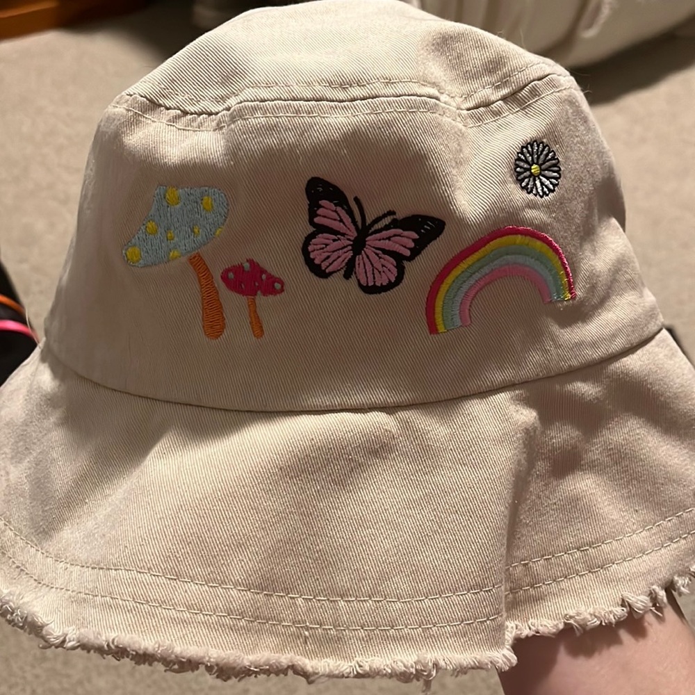 Bucket hat